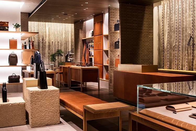 土屋鞄製造所　レザートランク 土屋鞄製造所 六本木店 ー革との出会いを楽しむ、特別な空間ー