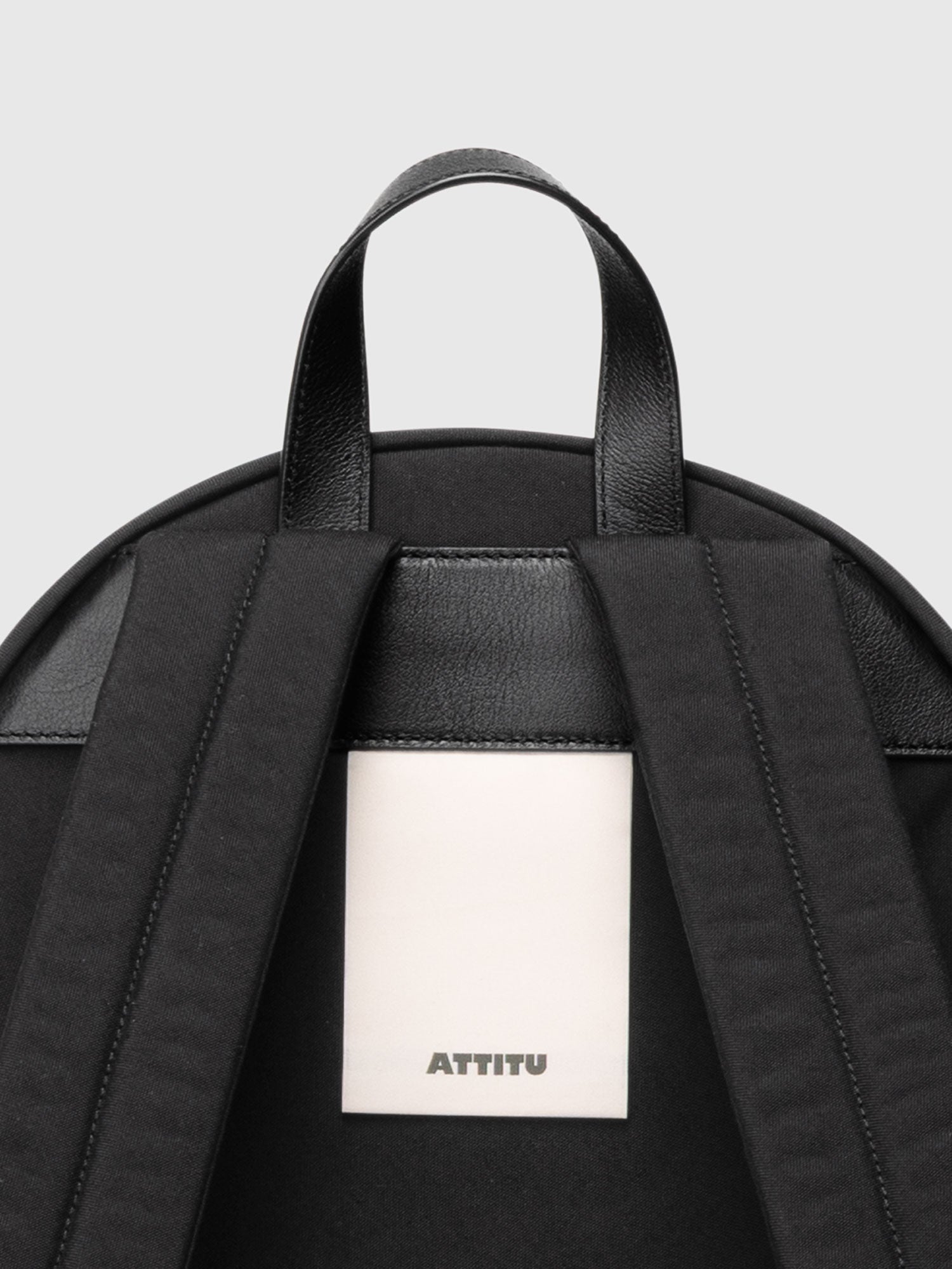 【新発売】NYLON BACKPACK M 002