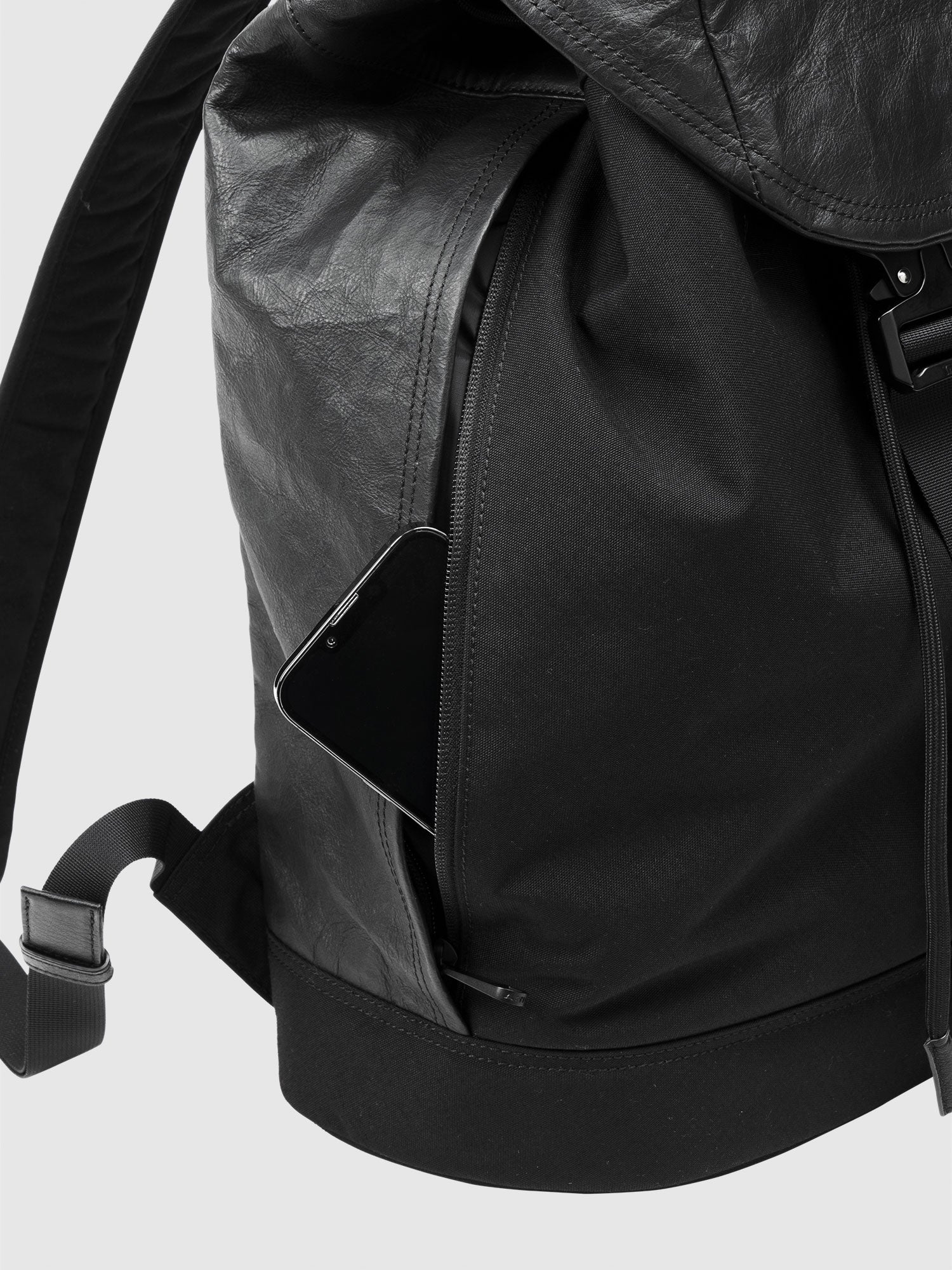 【新発売】NYLON×LEATHER BACKPACK SF M 010