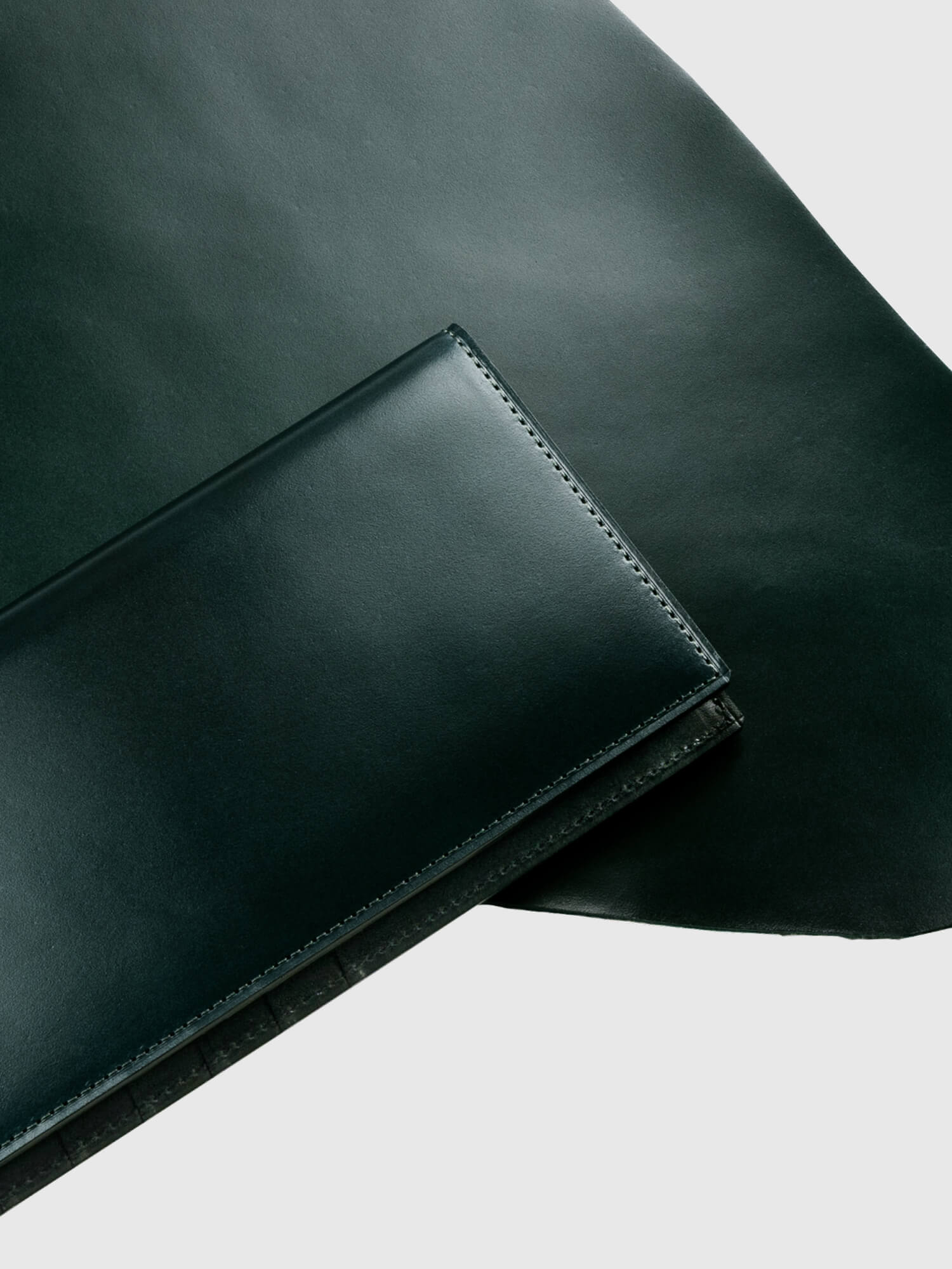 【新発売・数量限定色】コードバン 小銭入れ 002