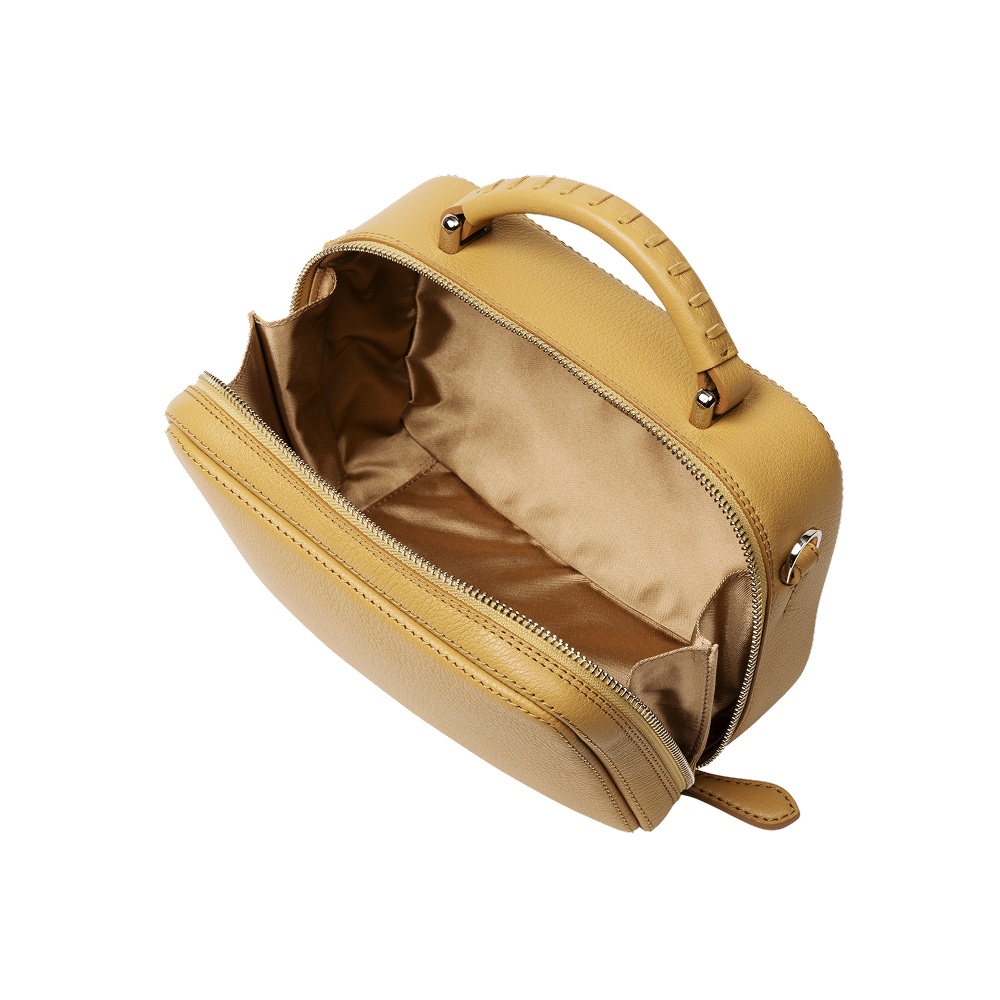 オーロイエロー/内装