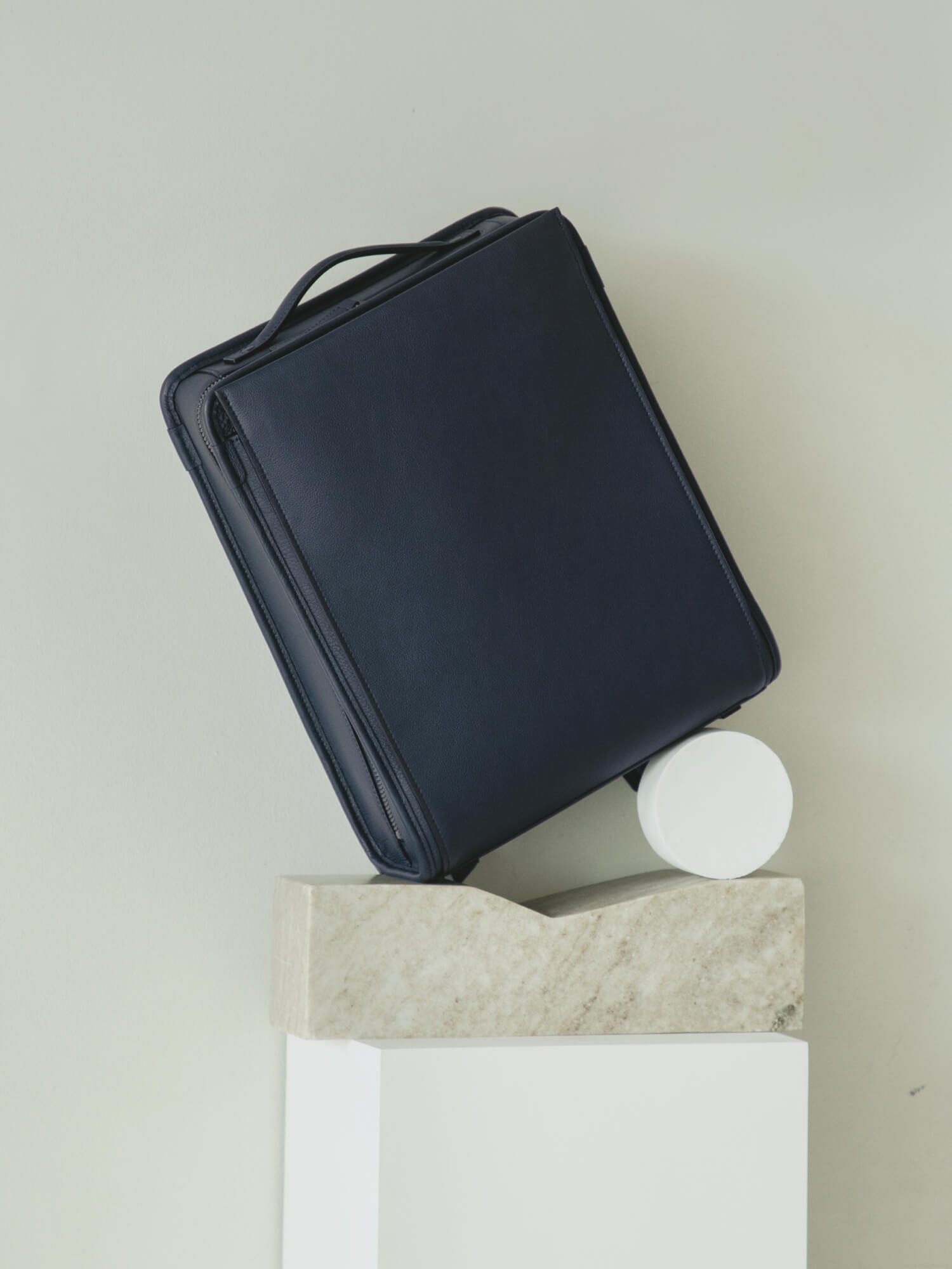 ヴァイノ ミディアムスクエアバックパック(防水)