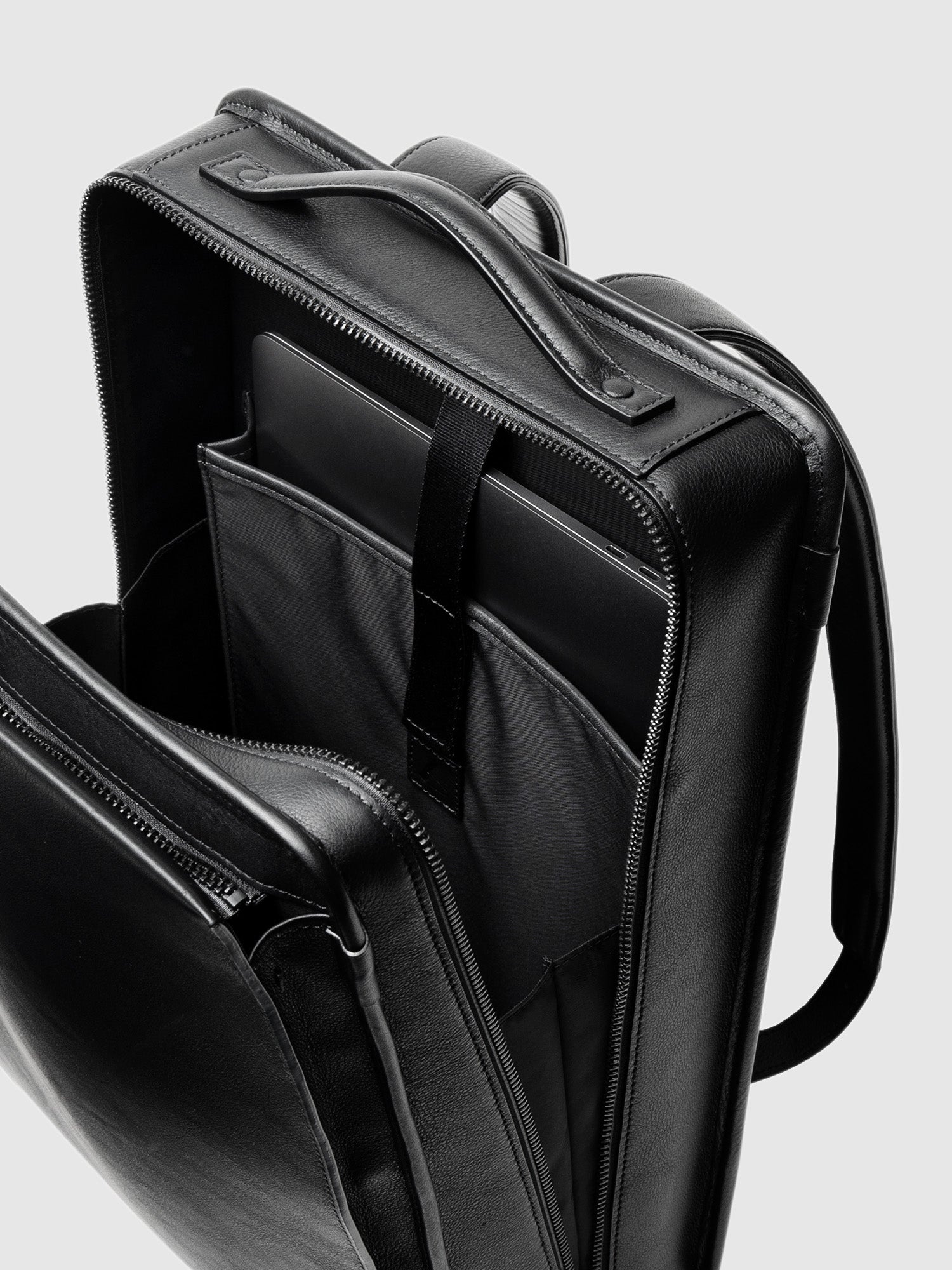 ヴァイノ スクエアバックパック(防水)