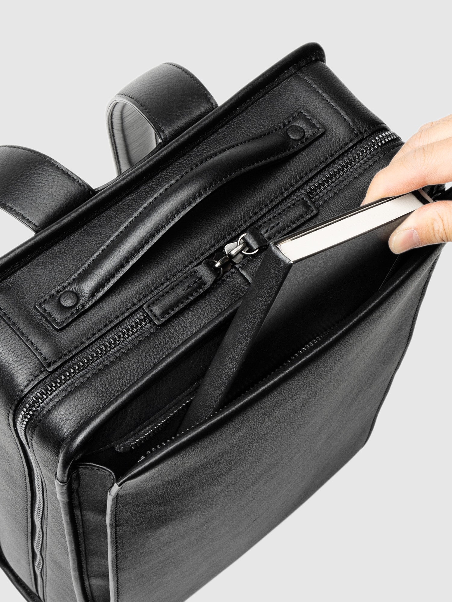 ヴァイノ スクエアバックパック(防水)