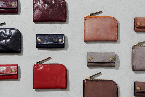 土屋鞄 ジップタッセル オイルレザー 新品保存品 2つの個性豊かな「革」を気軽に楽しむ、今だけのレザーアイテム