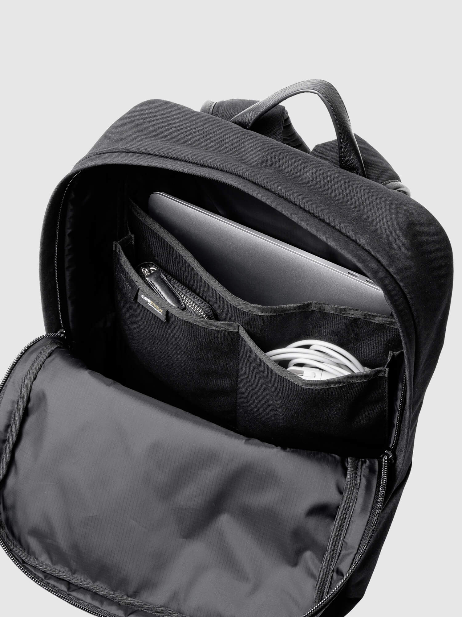 【新発売】CORDURA®×レザー コンビスリムバックパック