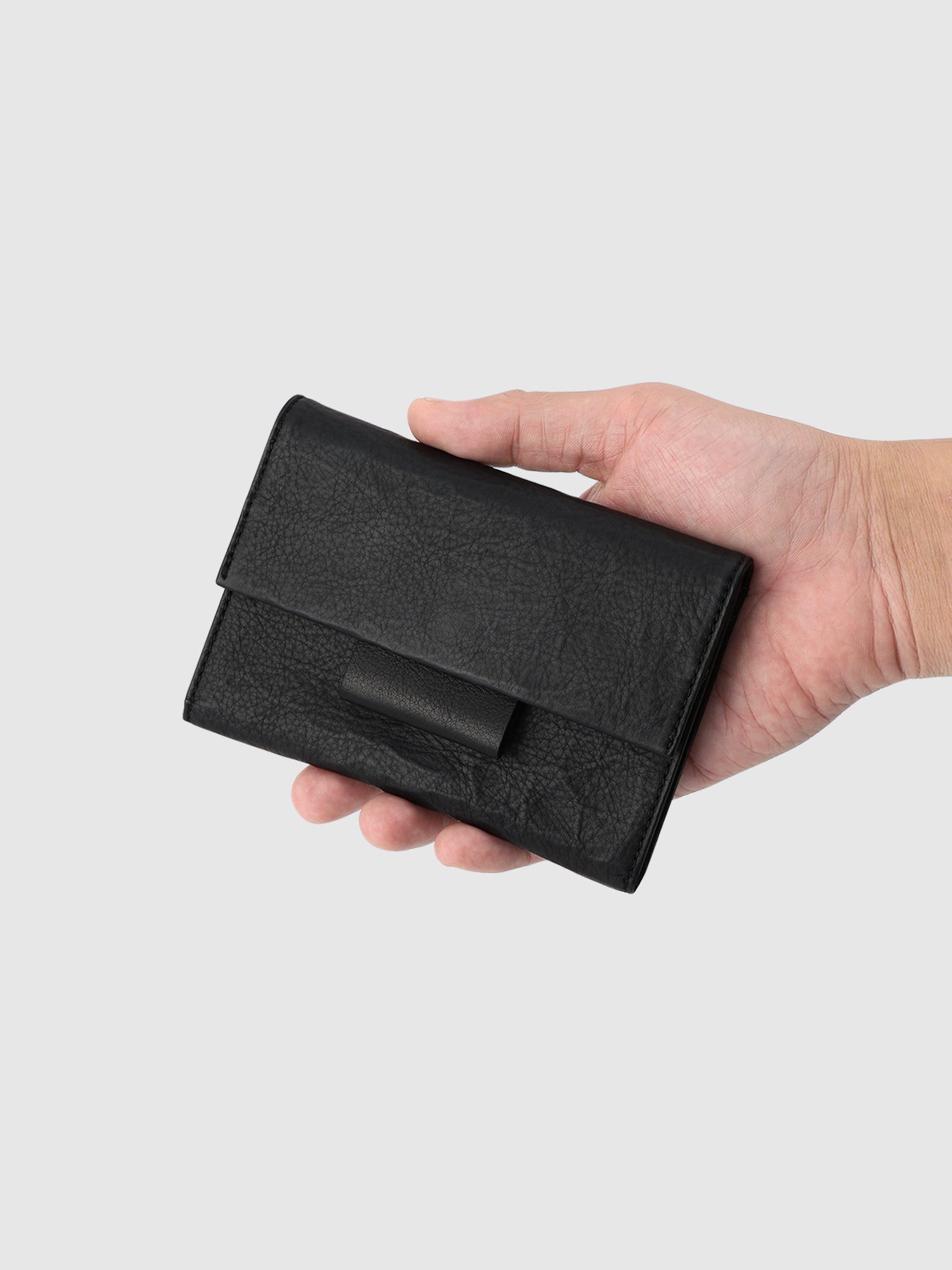 新発売・数量限定型】LEATHER PASSPORT WALLET 026– ポーチ｜TSUCHIYA