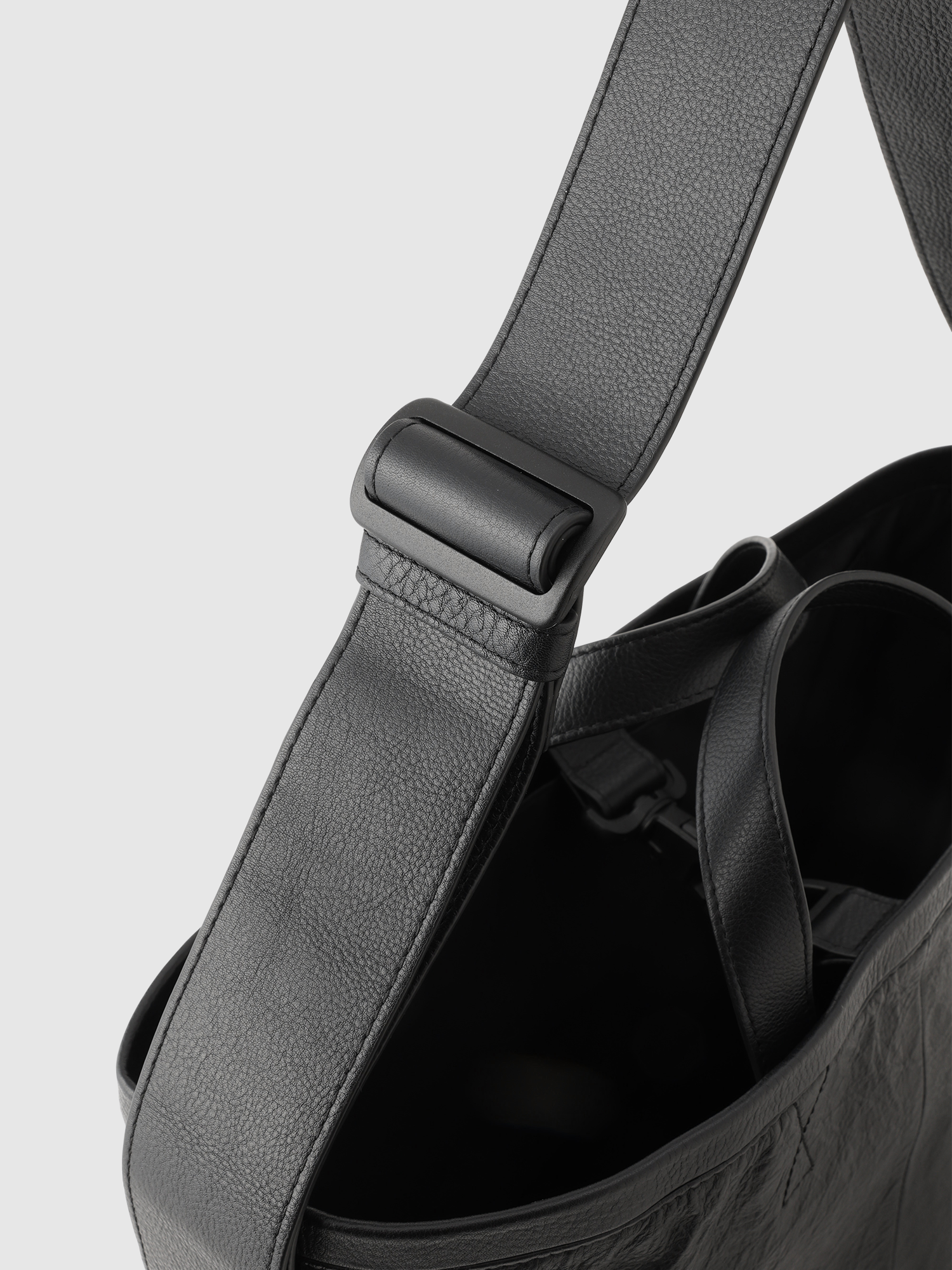 【予約販売】【新発売・数量限定型】LEATHER TOTE M 021