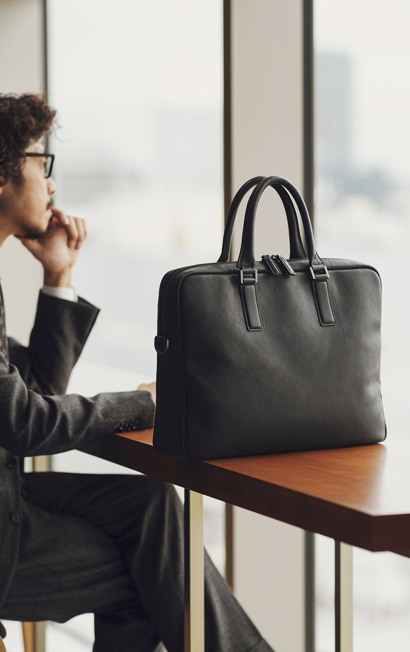 【美品】土屋鞄 つちやかばん ビジネスバッグ ブラック 2way A4可能 通勤 ブラックヌメ スクエアバッグ – – 土屋鞄製造所