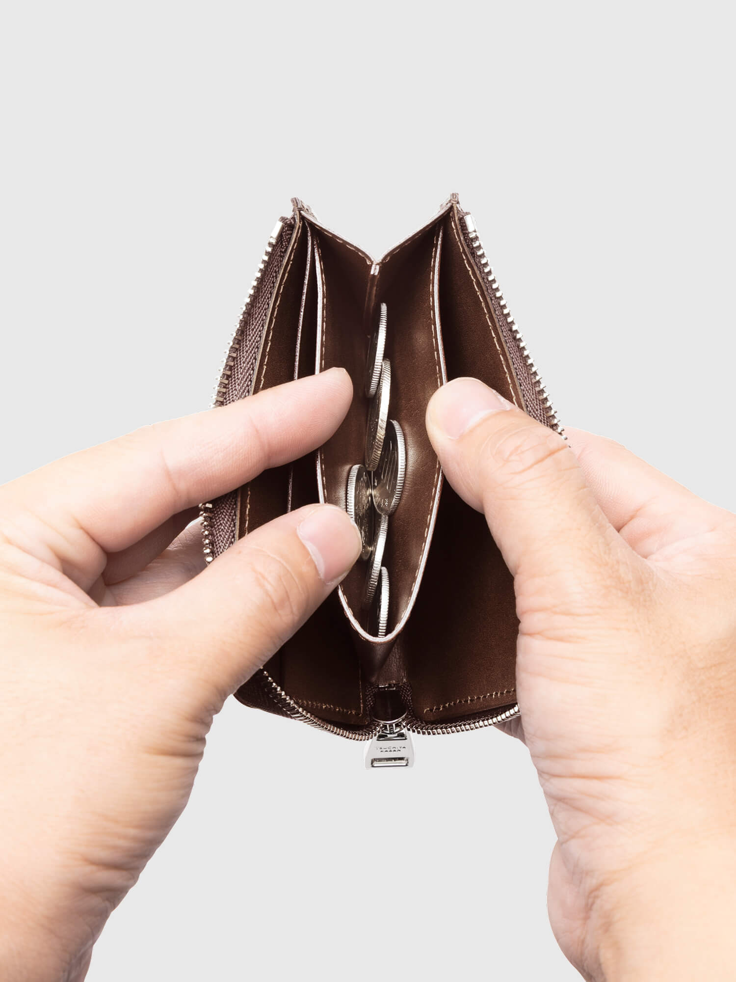 【新発売・数量限定色】コードバン コンパクトLファスナー 002