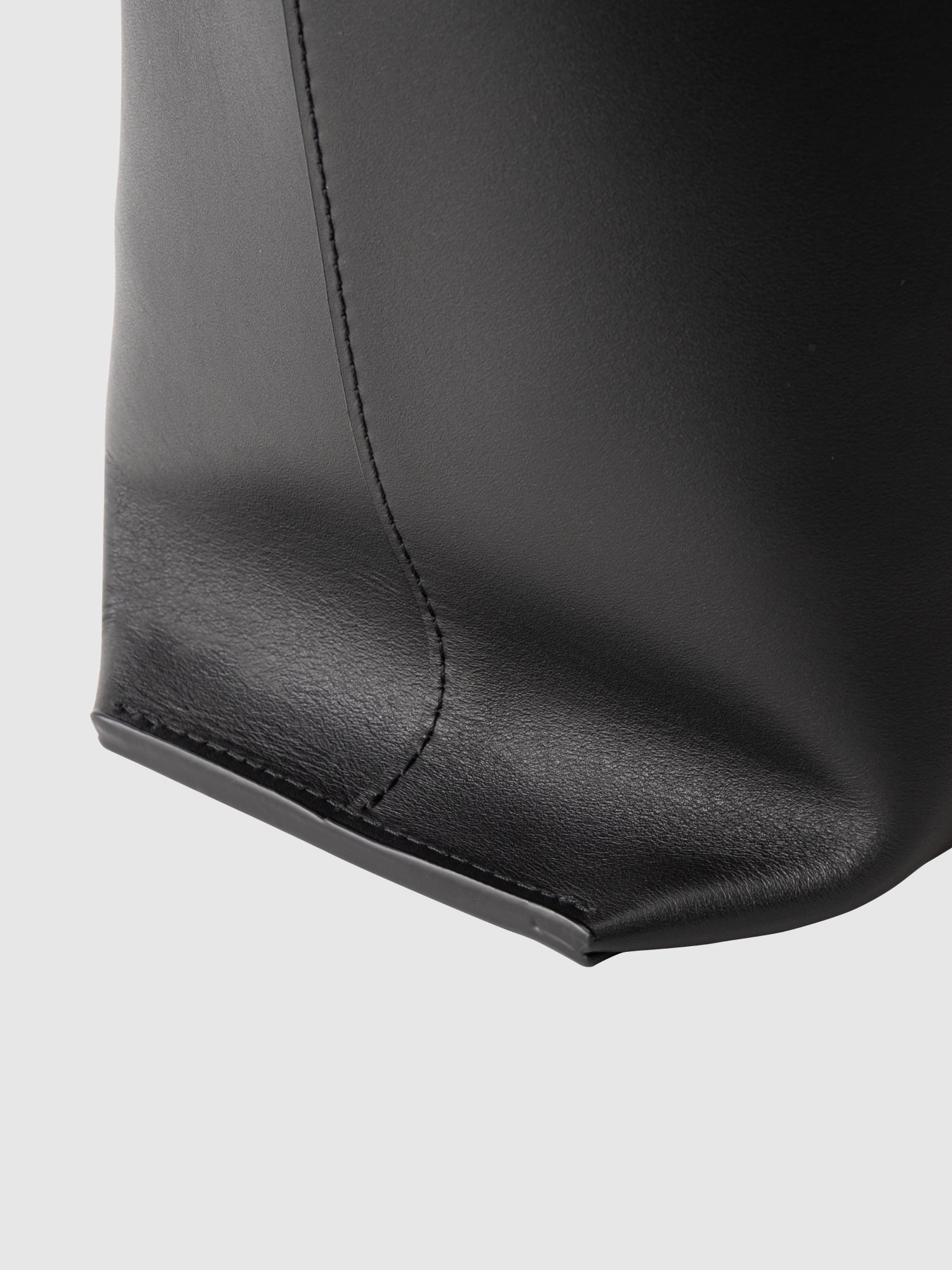 【新発売】ストレイヴン  2wayワンハンドルバッグ