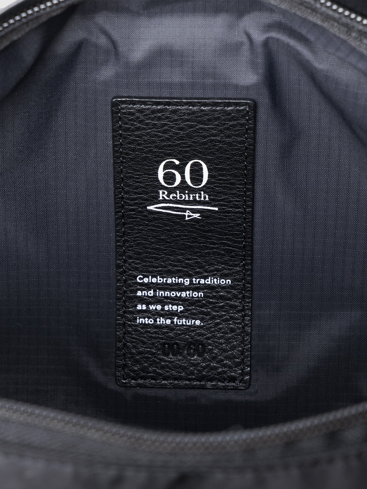 【数量限定型】60周年モデル 60Solid Crossbody bag
