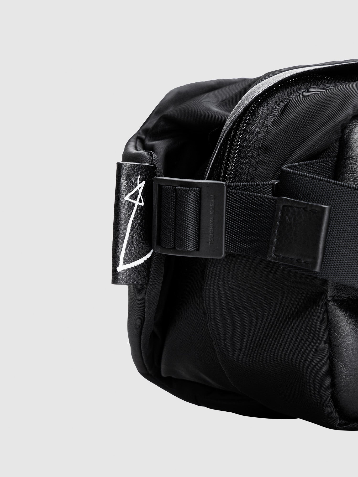 【数量限定型】60周年モデル 60Solid Crossbody bag